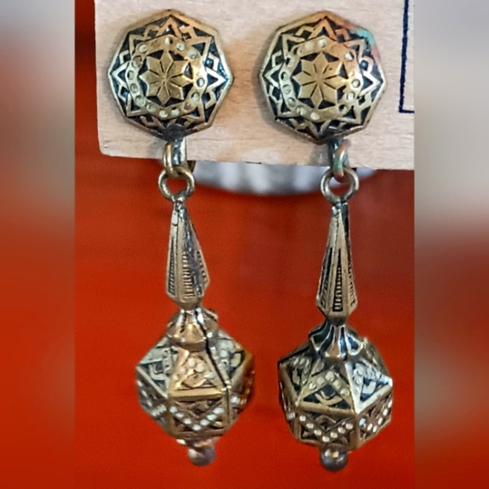 Vintage Screw Back Earrings